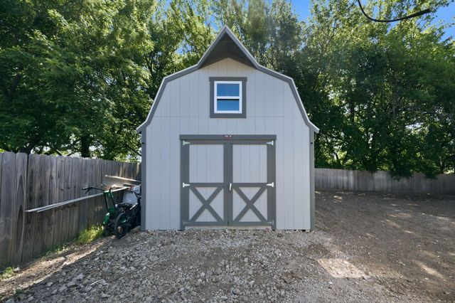 1006 N Park Road, Rose Hill, KS 67133