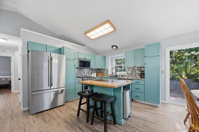 1006 N Park Road, Rose Hill, KS 67133