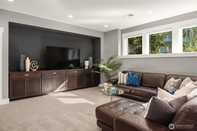 6518 SE 28th Street, Mercer Island, WA 98040