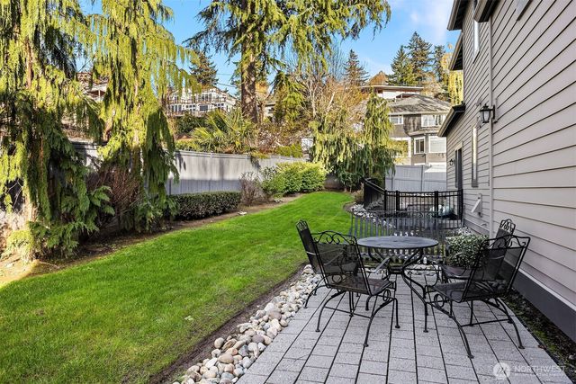6518 SE 28th Street, Mercer Island, WA 98040