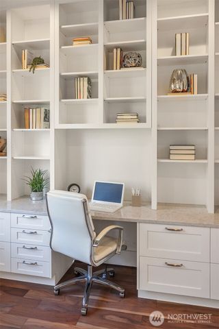 6518 SE 28th Street, Mercer Island, WA 98040