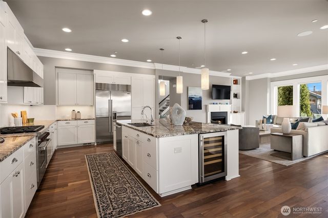 6518 SE 28th Street, Mercer Island, WA 98040