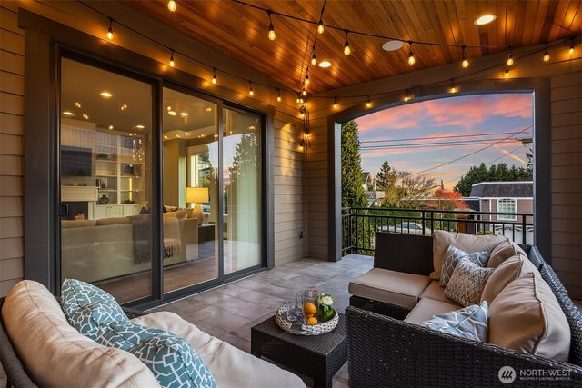 6518 SE 28th Street, Mercer Island, WA 98040