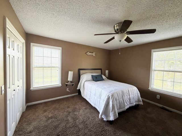 1325 Horseshoe Dr, Lewisburg, TN 37091