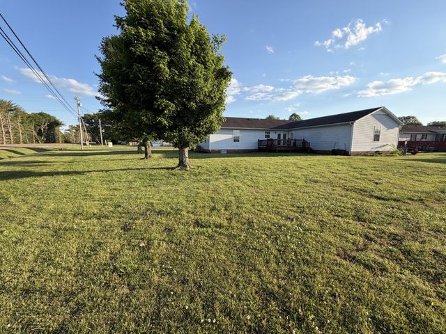 1325 Horseshoe Dr, Lewisburg, TN 37091