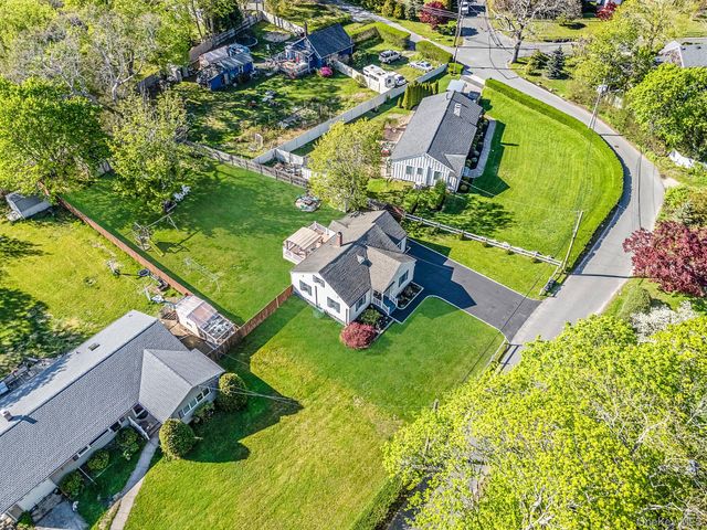 66 Hedges Road, East Patchogue, NY 11772