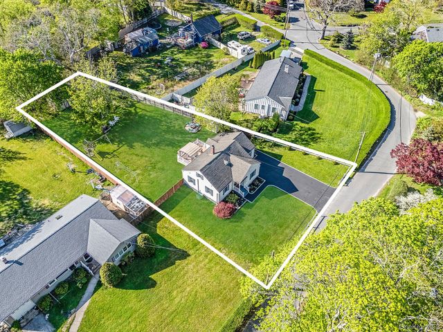 66 Hedges Road, East Patchogue, NY 11772