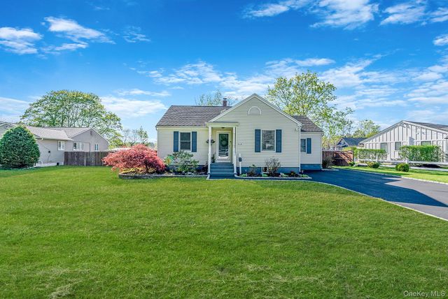 66 Hedges Road, East Patchogue, NY 11772