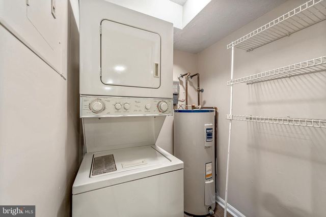 151 KENWOOD DR, Sicklerville, NJ 08081