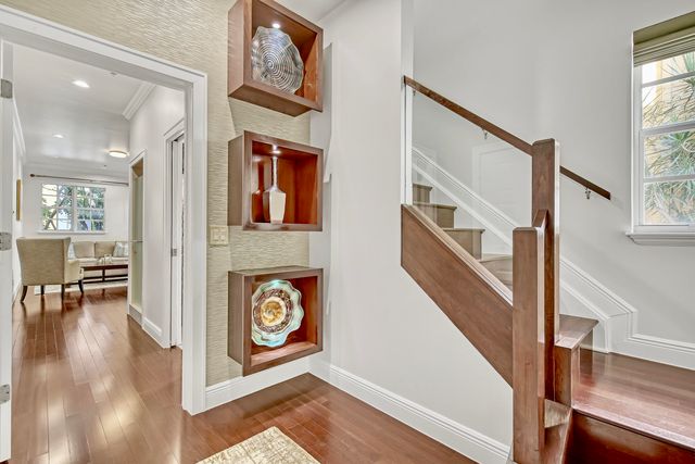 72 SE 6th Avenue C, Delray Beach, FL 33483