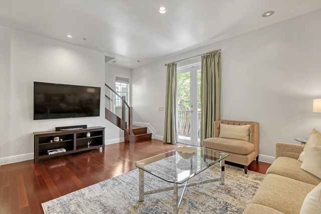 72 SE 6th Avenue C, Delray Beach, FL 33483