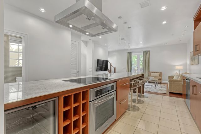 72 SE 6th Avenue C, Delray Beach, FL 33483