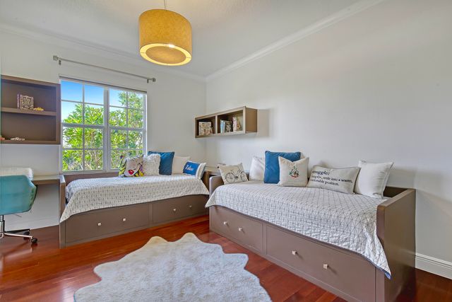 72 SE 6th Avenue C, Delray Beach, FL 33483