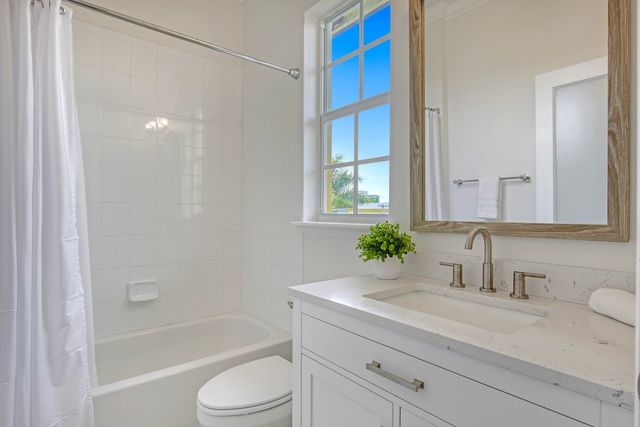 72 SE 6th Avenue C, Delray Beach, FL 33483