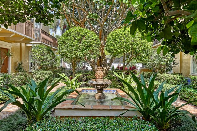 72 SE 6th Avenue C, Delray Beach, FL 33483