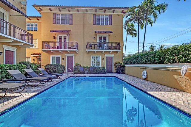 72 SE 6th Avenue C, Delray Beach, FL 33483