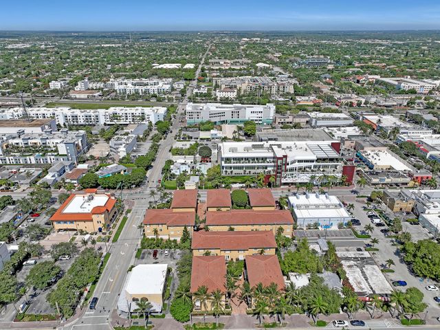 72 SE 6th Avenue C, Delray Beach, FL 33483