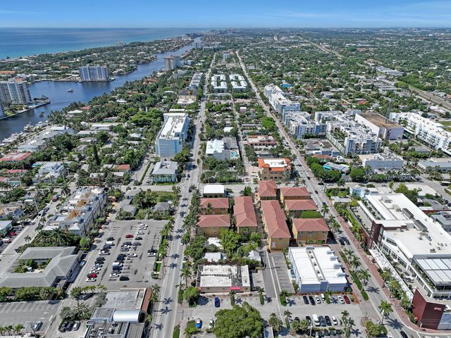 72 SE 6th Avenue C, Delray Beach, FL 33483