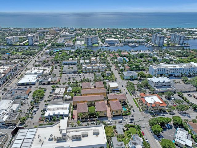 72 SE 6th Avenue C, Delray Beach, FL 33483