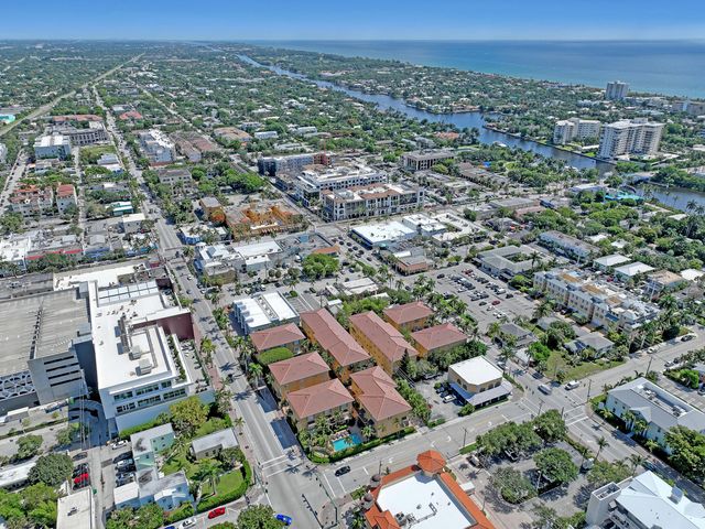 72 SE 6th Avenue C, Delray Beach, FL 33483