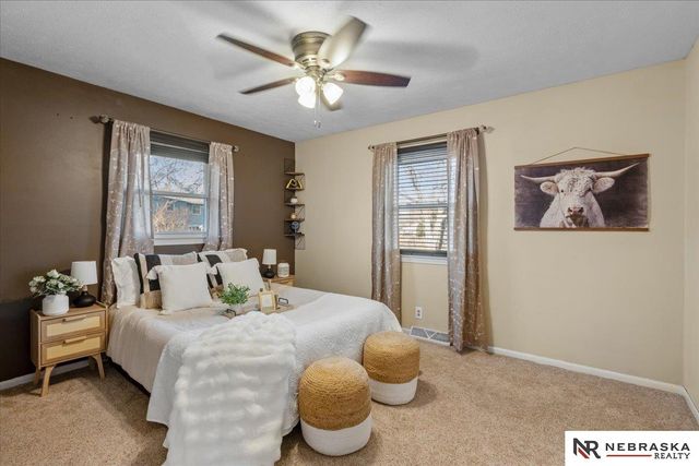 9947 Orchard Circle, Omaha, NE 68127