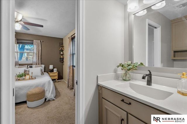 9947 Orchard Circle, Omaha, NE 68127