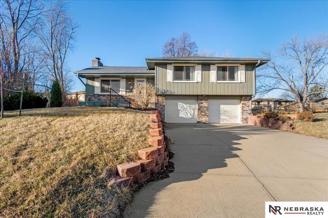 9947 Orchard Circle, Omaha, NE 68127