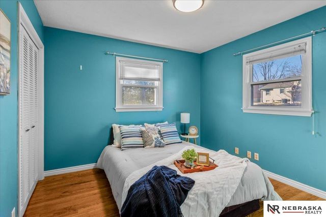 9947 Orchard Circle, Omaha, NE 68127