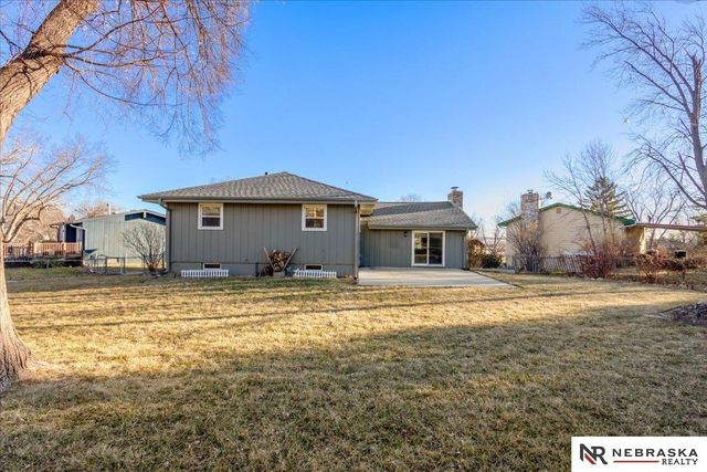 9947 Orchard Circle, Omaha, NE 68127