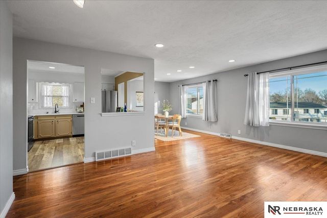 9947 Orchard Circle, Omaha, NE 68127