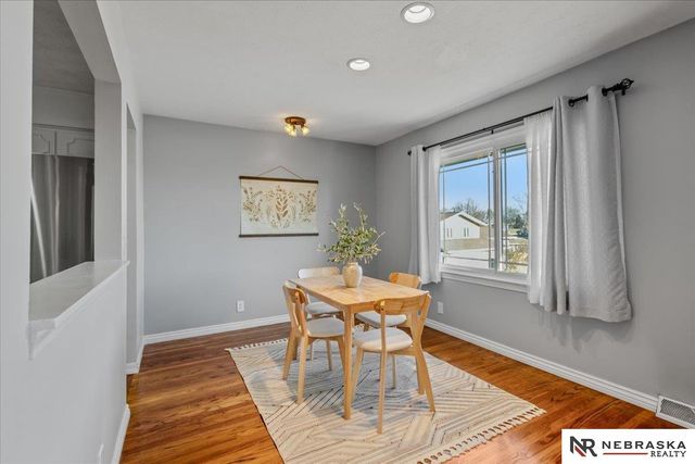 9947 Orchard Circle, Omaha, NE 68127