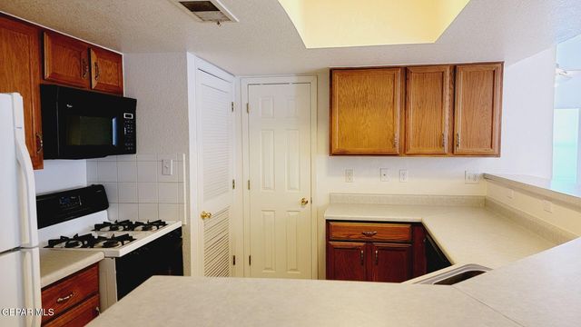 7025 CROWN RIDGE Drive, El Paso, TX 79912