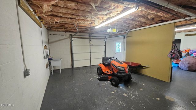 116 Pine Bark Drive, Jonesborough, TN 37659