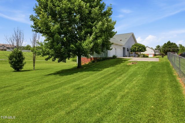 116 Pine Bark Drive, Jonesborough, TN 37659