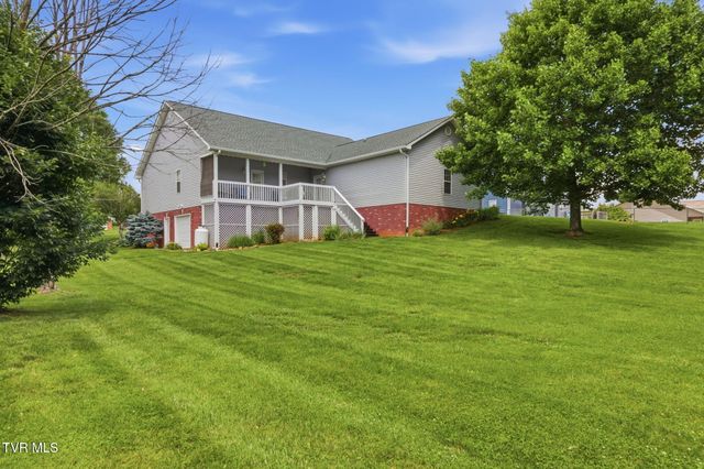116 Pine Bark Drive, Jonesborough, TN 37659