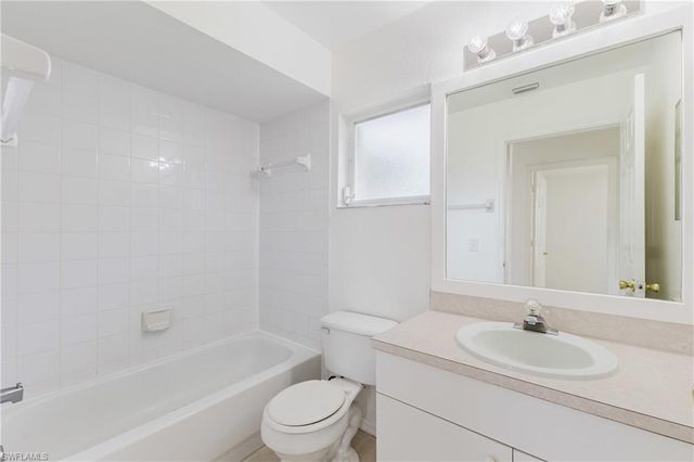 1729 NE 22nd ST, Cape Coral, FL 33909