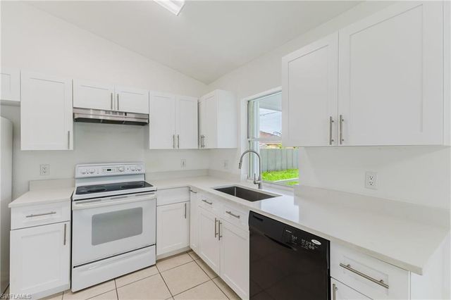 1729 NE 22nd ST, Cape Coral, FL 33909