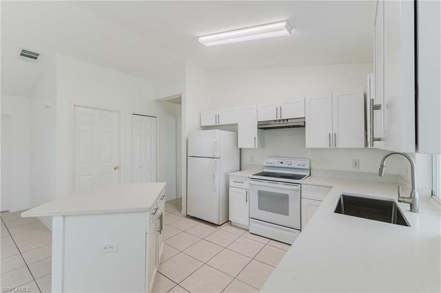 1729 NE 22nd ST, Cape Coral, FL 33909