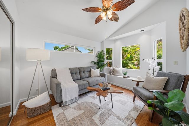 7421 Kamehame Place, Honolulu, HI 96825