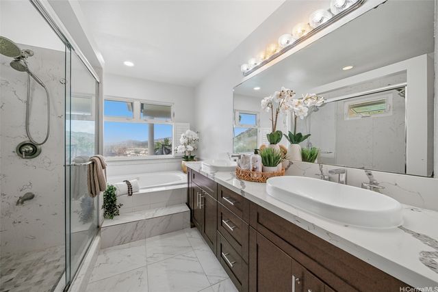 7421 Kamehame Place, Honolulu, HI 96825