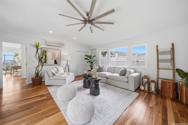 7421 Kamehame Place, Honolulu, HI 96825