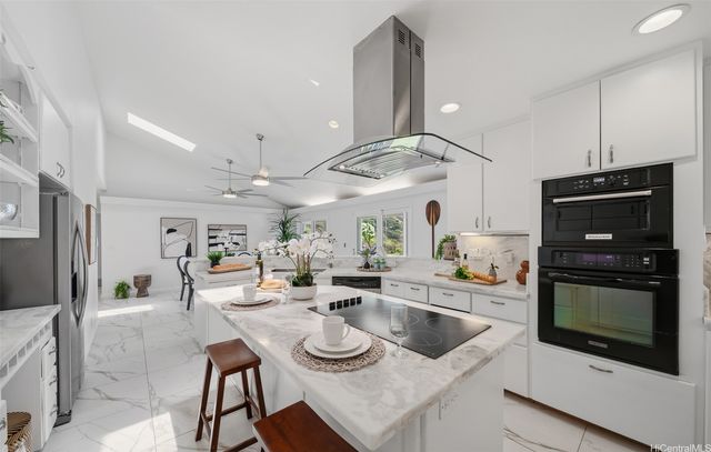 7421 Kamehame Place, Honolulu, HI 96825