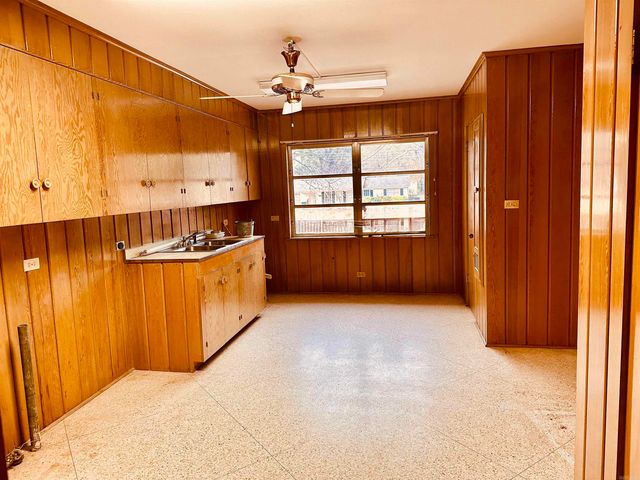 1215 N Washington Street, Magnolia, AR 71753