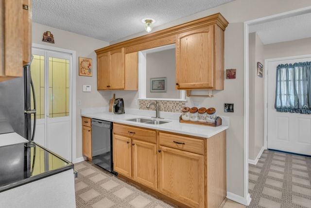 717 Flint Ridge Dr, Whites Creek, TN 37189