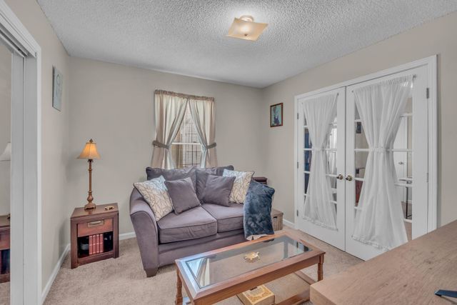 717 Flint Ridge Dr, Whites Creek, TN 37189