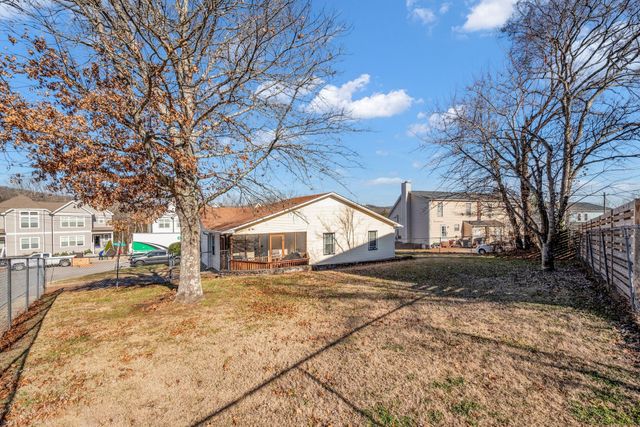 717 Flint Ridge Dr, Whites Creek, TN 37189