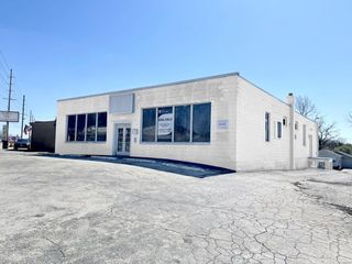 9216 Saint Charles Rock Road, St Louis, MO 63114