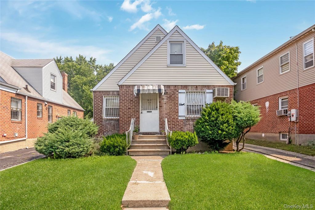 5615 196th Street, Fresh Meadows, NY 11365 — exterior