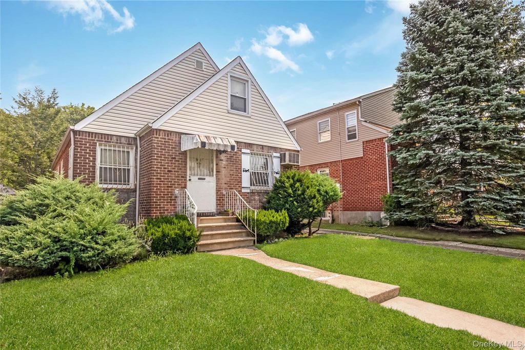 5615 196th Street, Fresh Meadows, NY 11365 — photo 2