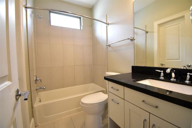 1538 W 23rd Street C, Houston, TX 77008